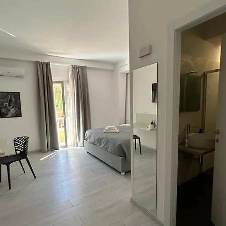 Mani - Con Bagno Privato Gela