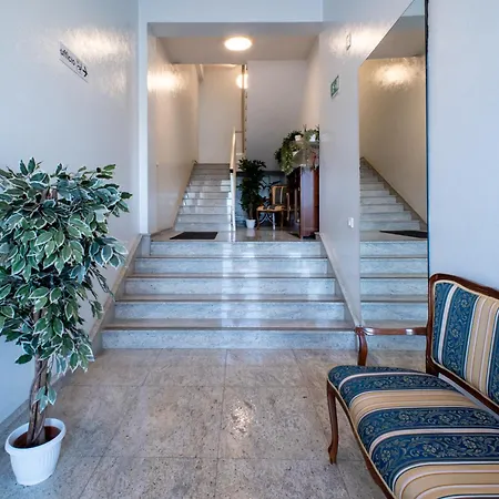 Mani - Con Bagno Privato Gela
